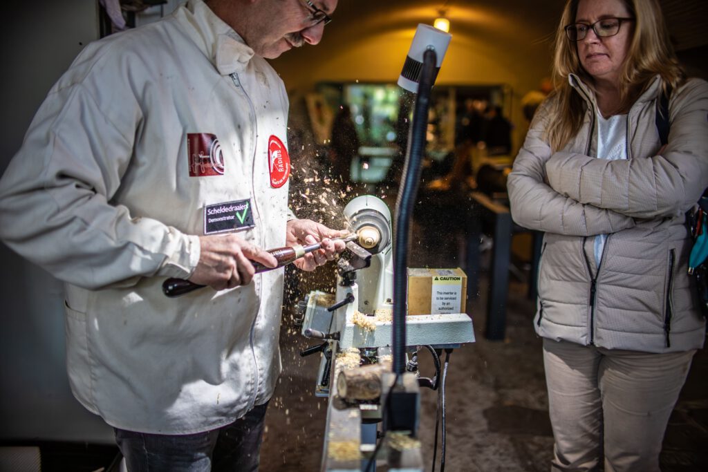 Vakmanschap en hout tijdens Houtfort